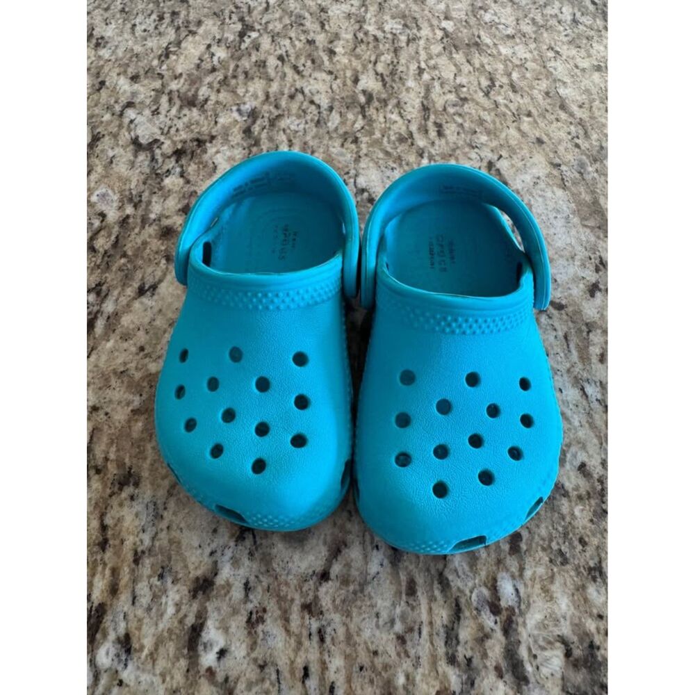 Toddler crocs 5